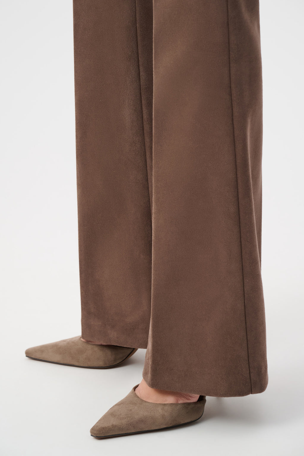 Pantalón acampanado sin cierres cafe avellana 263160