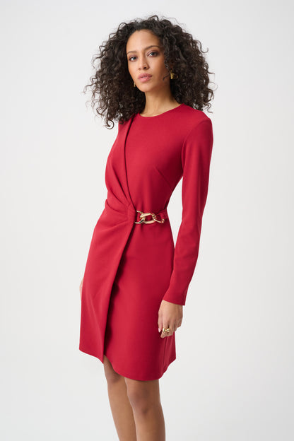 Vestido cruzado de línea A de crepé cereza 263196