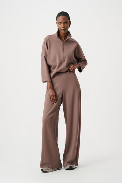 Jumpsuit con cuello medio y pierna ancha avellana 263613