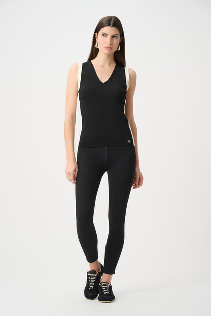 Camisola ajustada con escote en V negro y beige abedul 263638
