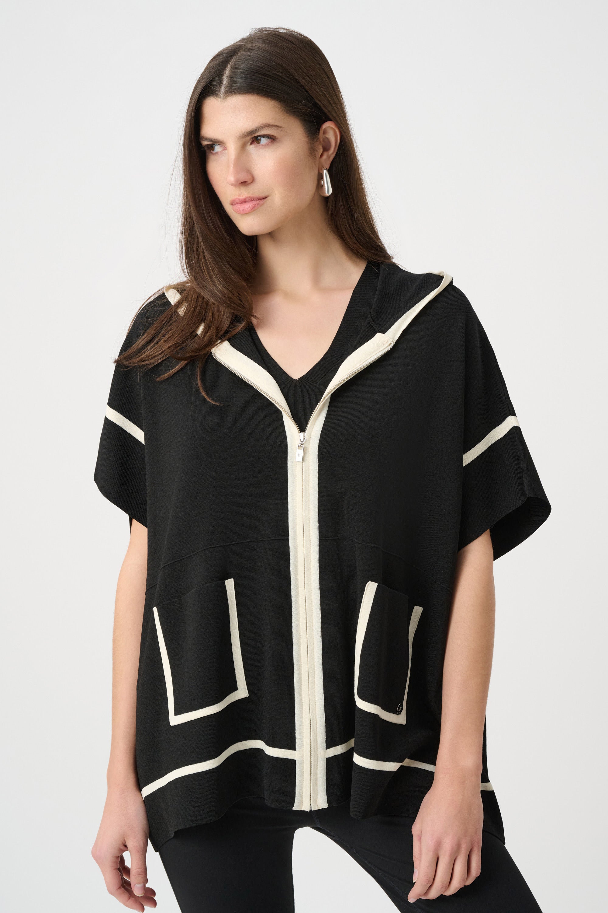 Chaqueta boxy con capucha negro y beige abedul 263639