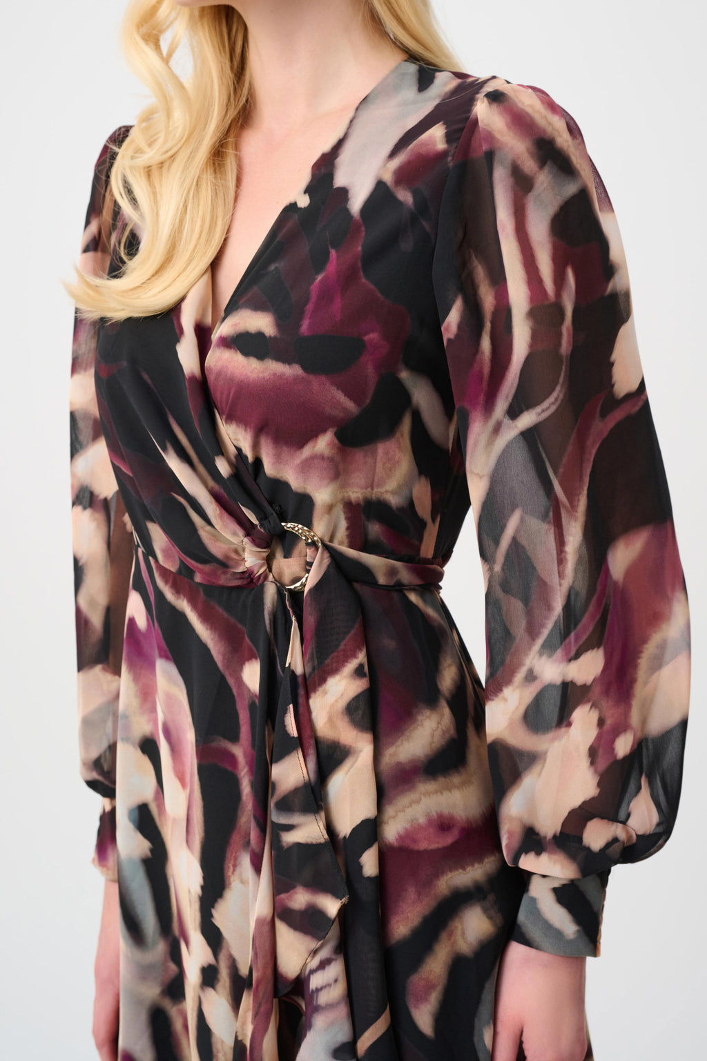 Vestido cruzado de corte ajustado y acampanado negro multicolor 263739