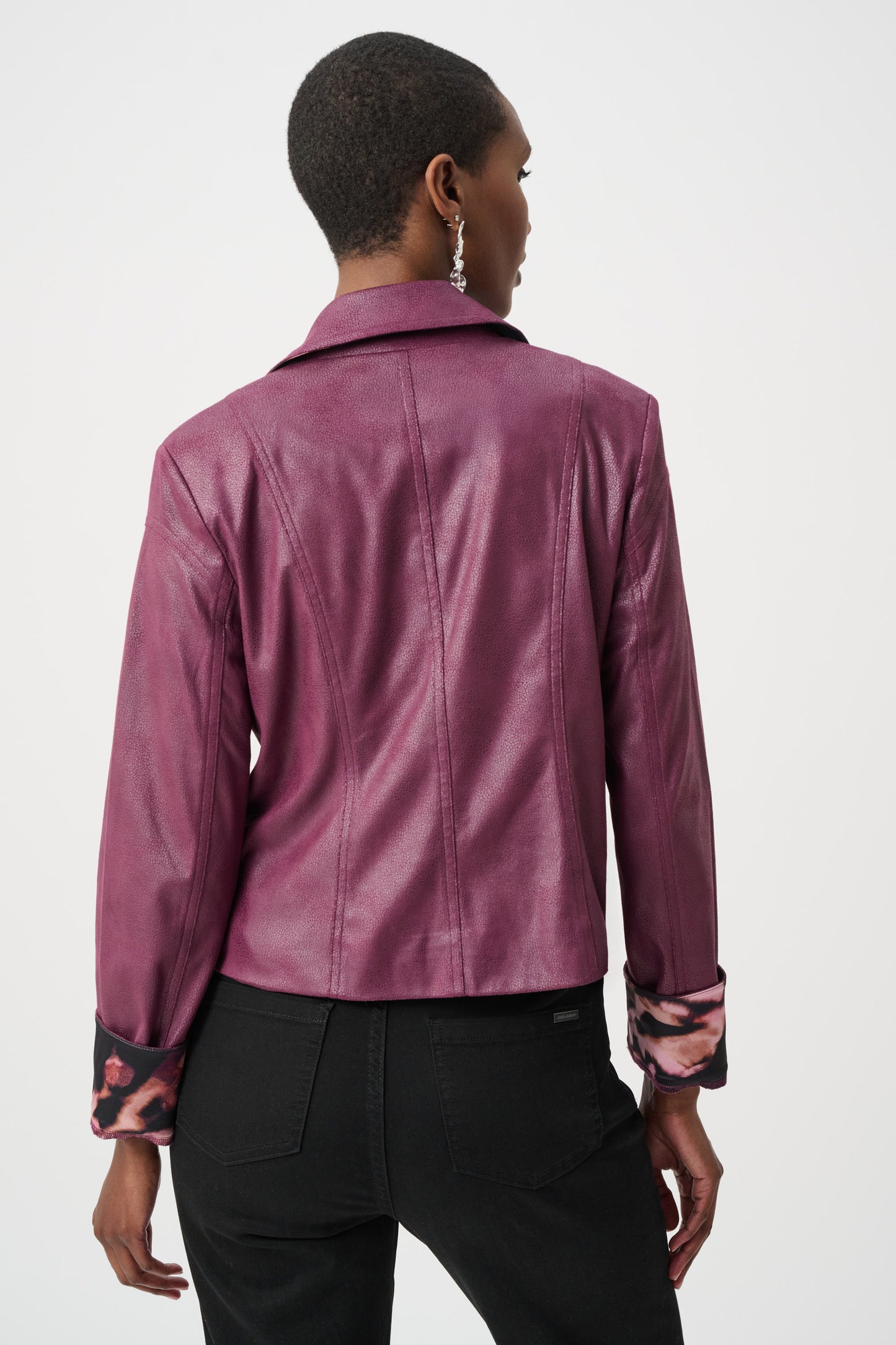Chaqueta ajustada de ante sintético metalizado rosa berry 263907