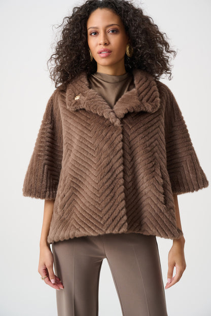 Chaqueta estilo capa con diseño de espiguilla café mink 263917