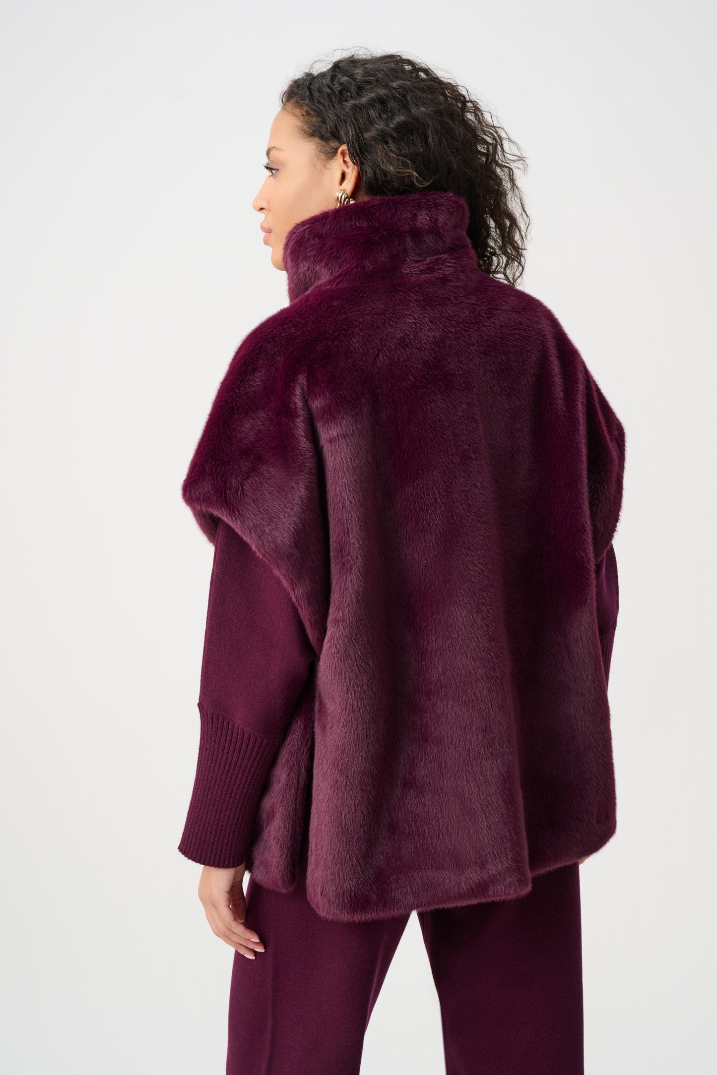Chaleco boxy con cuello chimenea rojo berry 263918