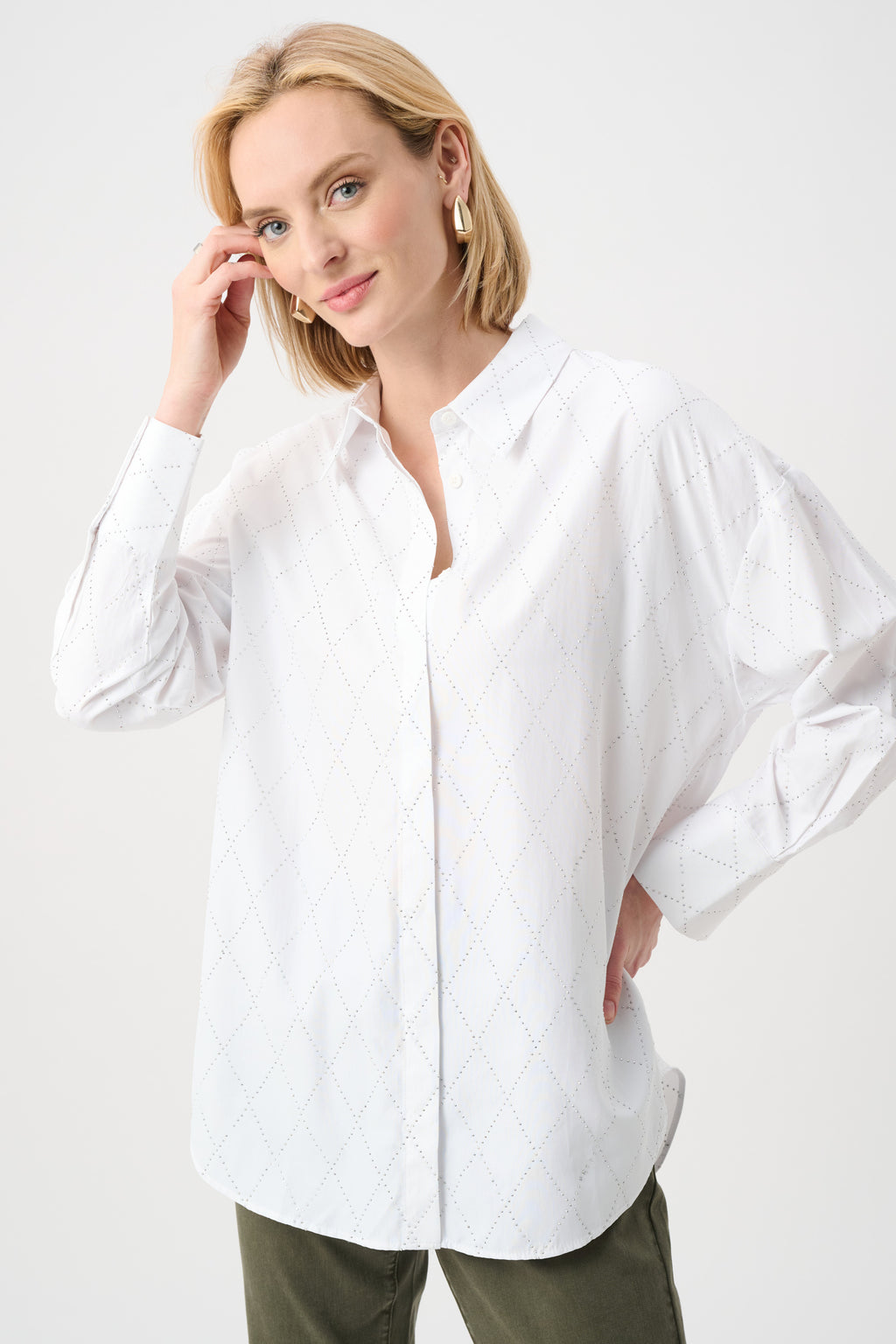 Blusa boxy con detalle de pedrería por toda la prenda blanca 263922