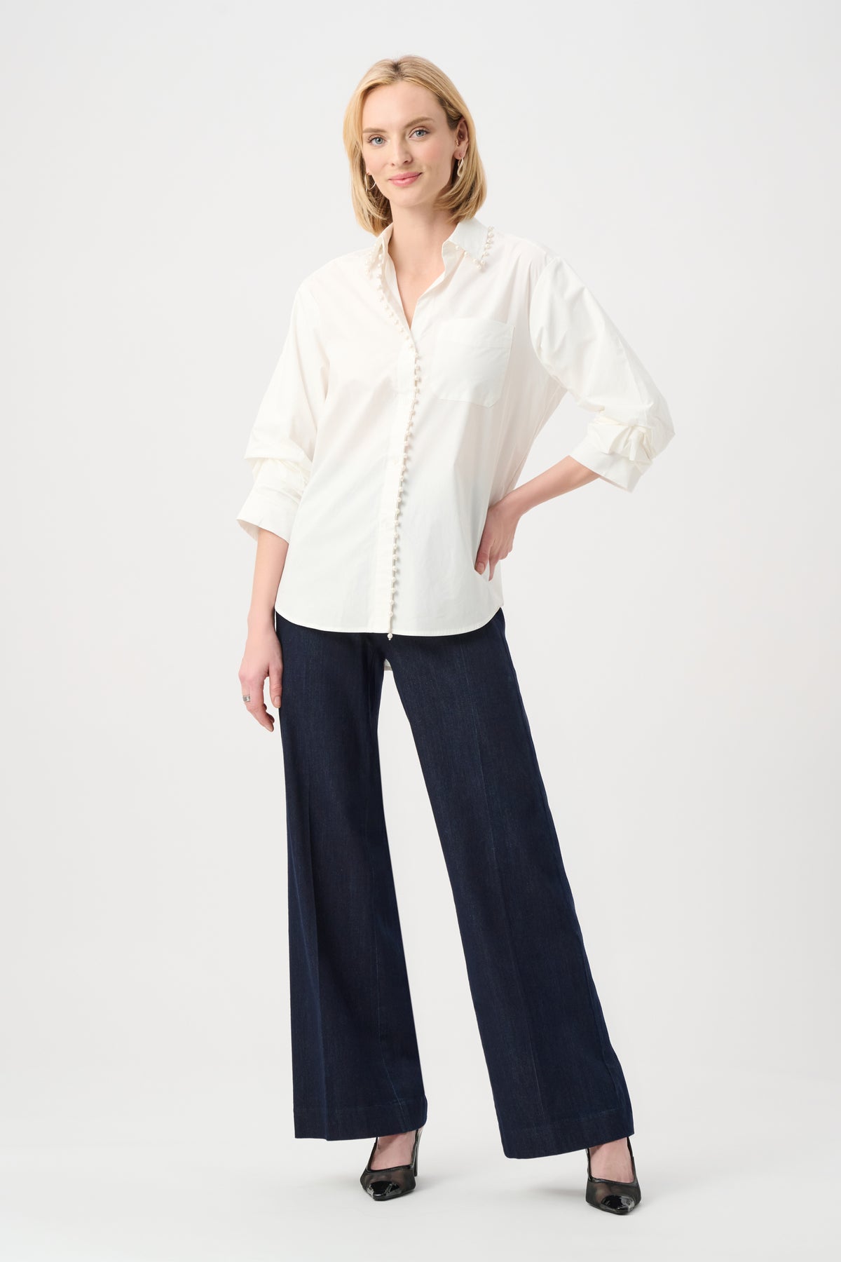 Blusa boxy con ribete de perlas blanca 263923