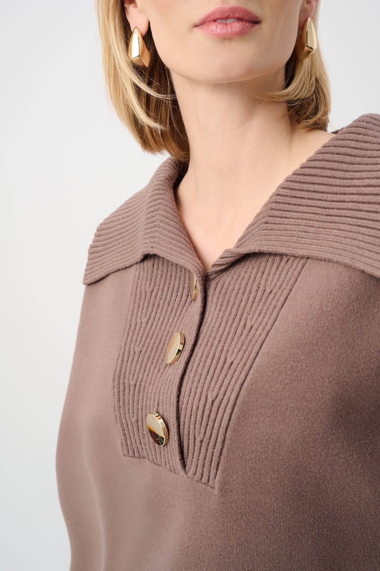 Jersey con cuello tipo chal café mink 263938