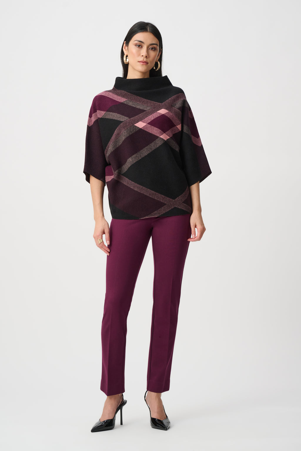 Jersey con cuello de chimenea y estampado de tartán negro con rojo baya 263947