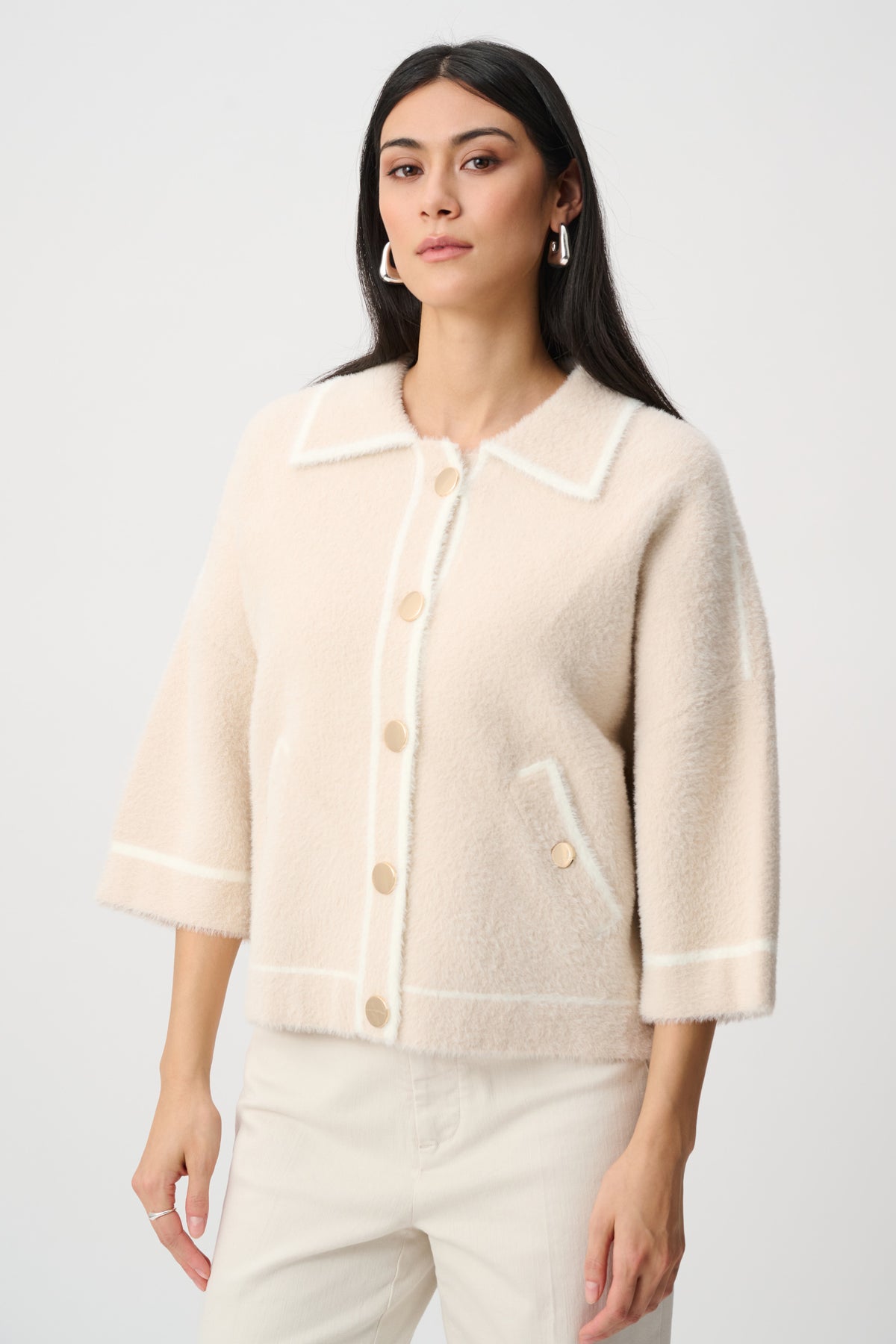Chaqueta boxy de punto beige con blanco 263950