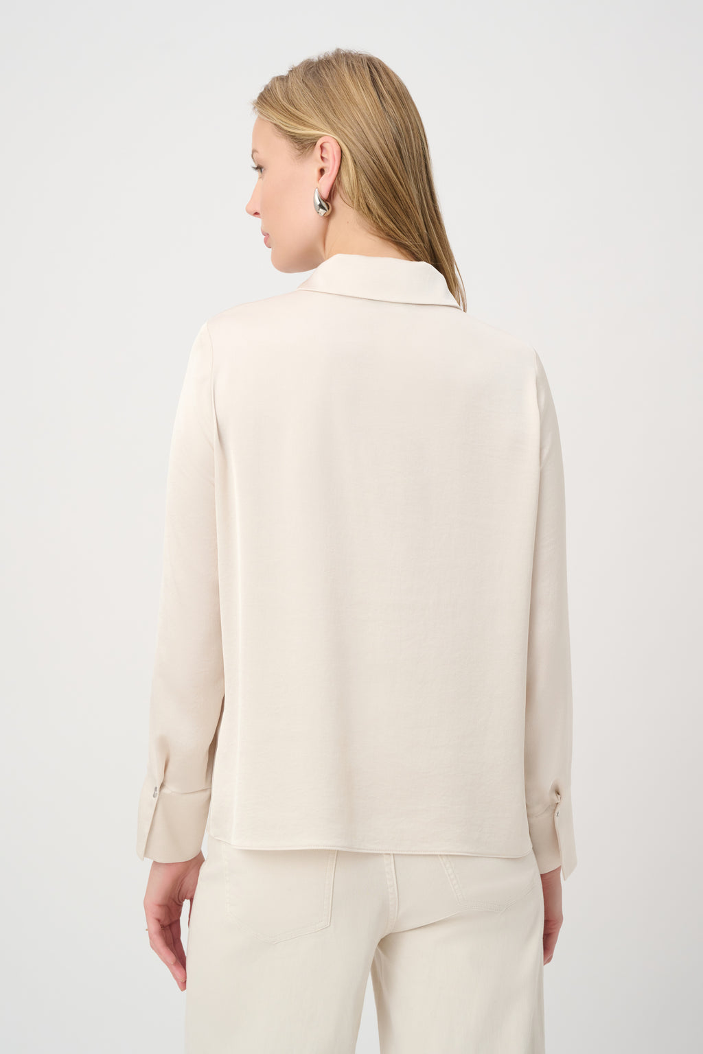Top con cuello camisero beige 264050