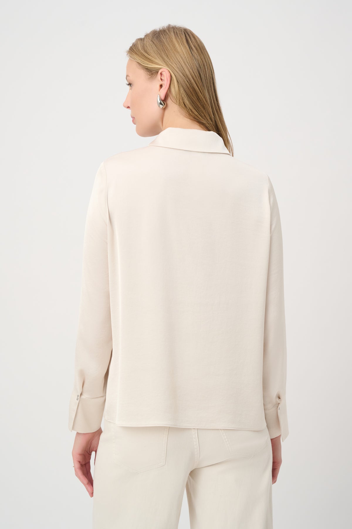 Top con cuello camisero beige 264050