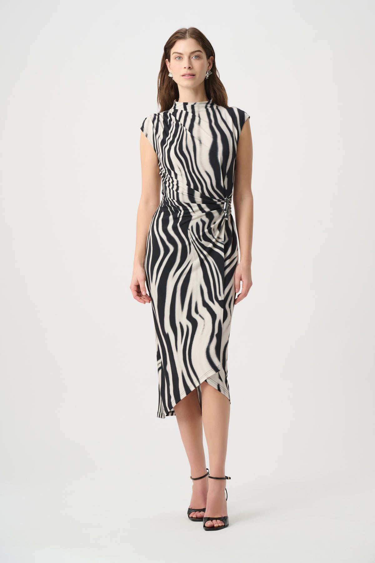 Vestido cruzado animal print blanco con negro 264051