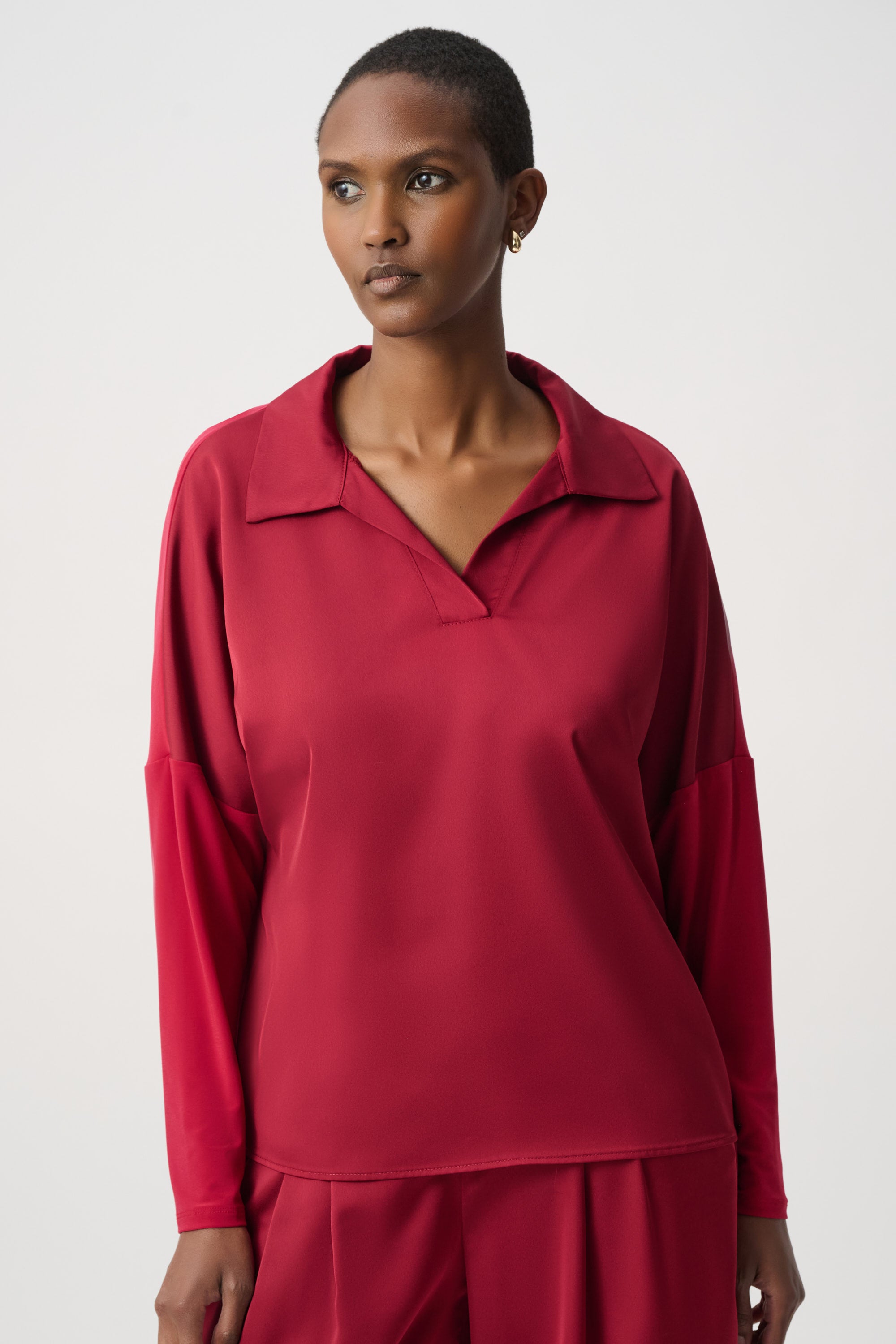 Top con cuello camisa  rojo cereza 264085
