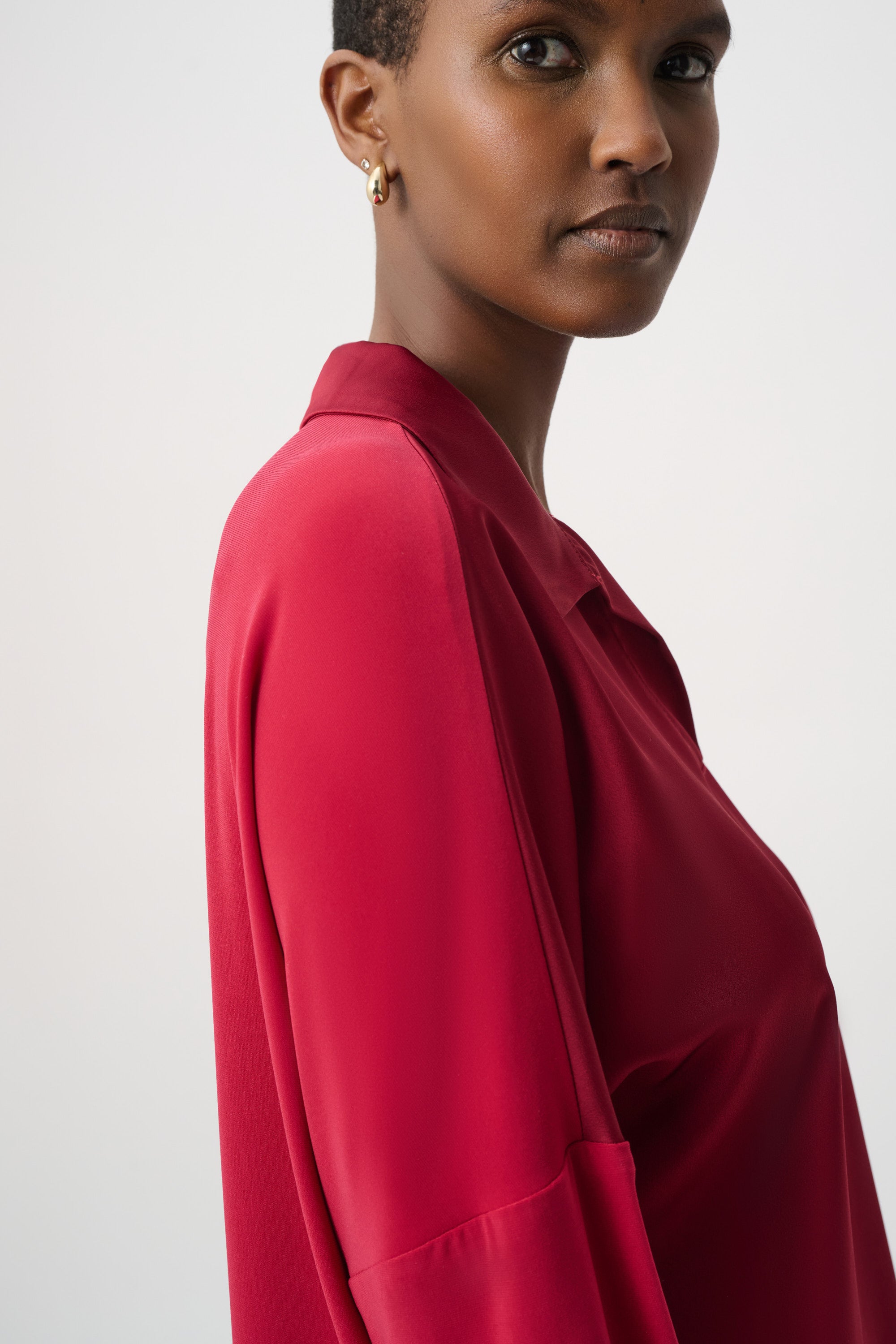 Top con cuello camisa  rojo cereza 264085