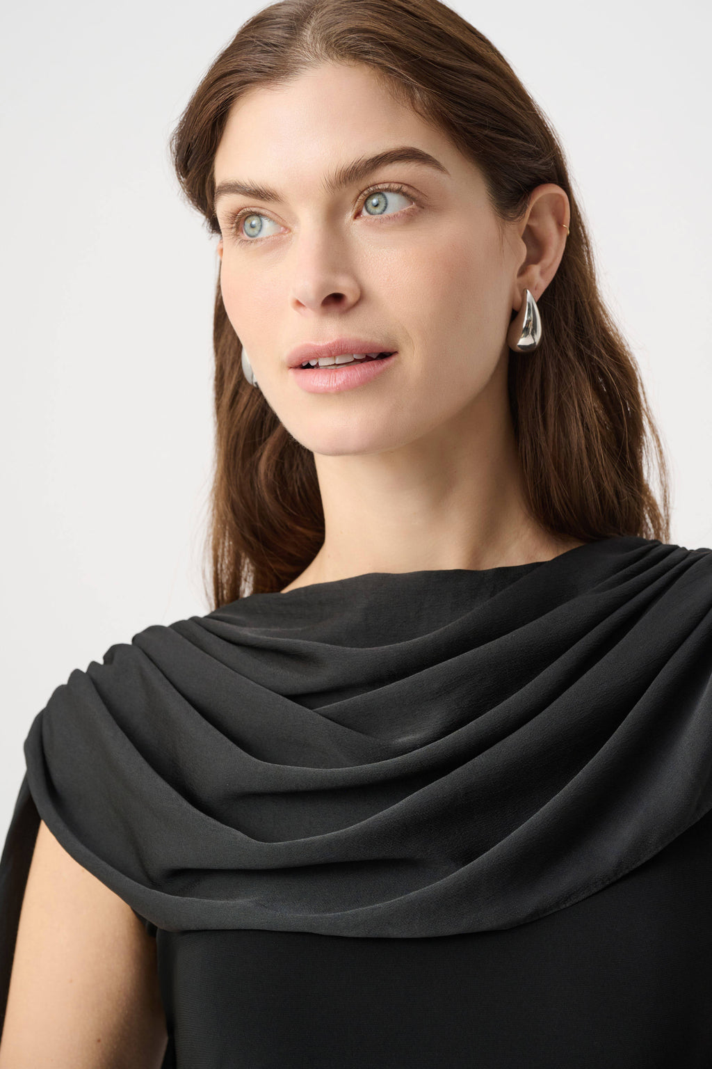 Blusa ajustada con cuello de pañuelo negro 264113