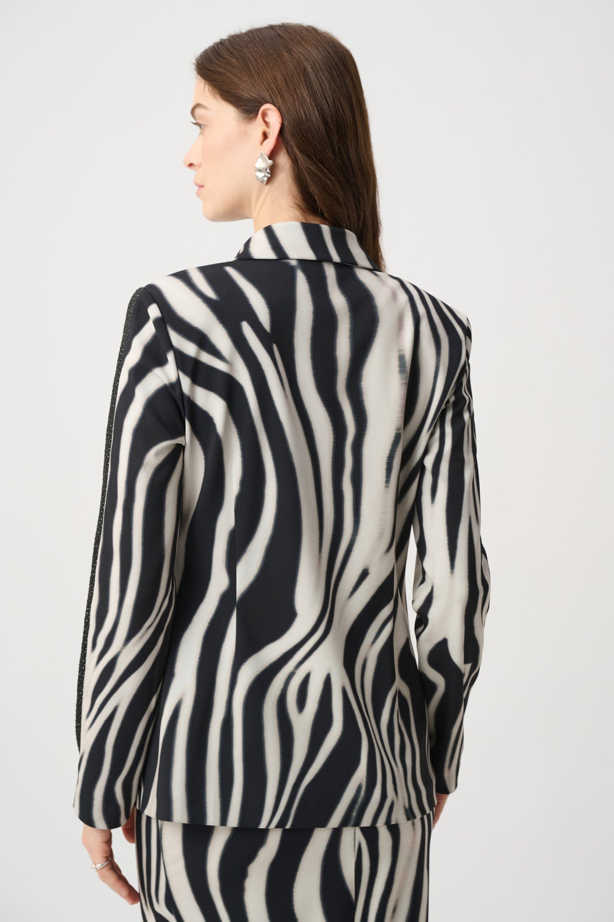 Blazer de animal print con pedrería blanco y negro 264129
