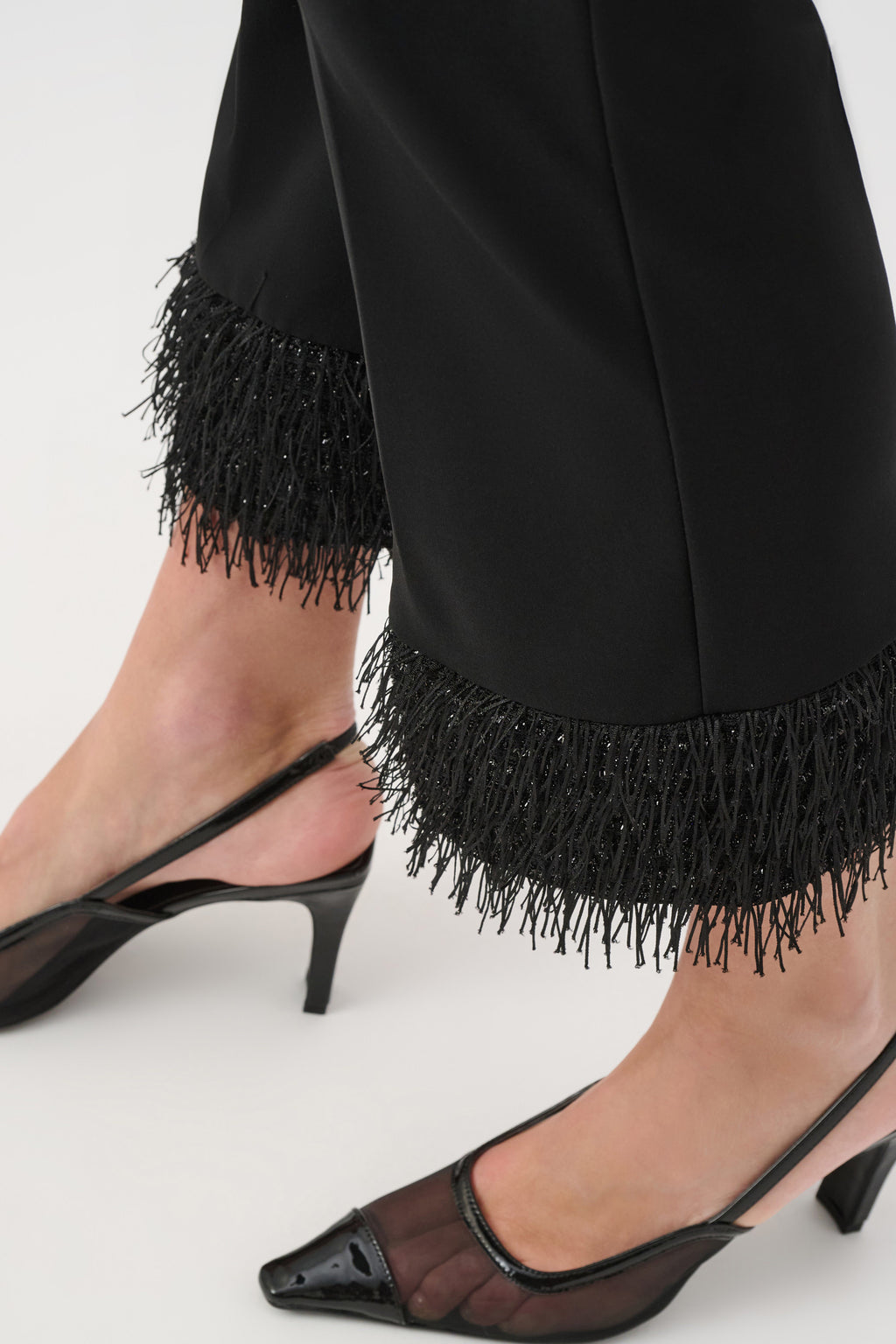 Pantalón acampanado con flecos negro 264157