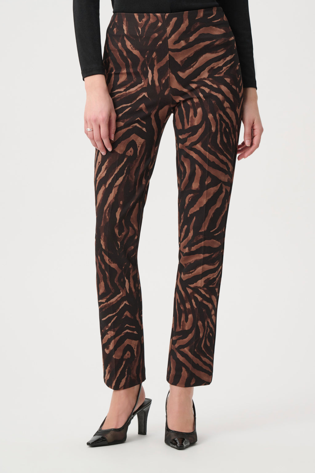 Pantalon con estampado animal negro y cafe 264195