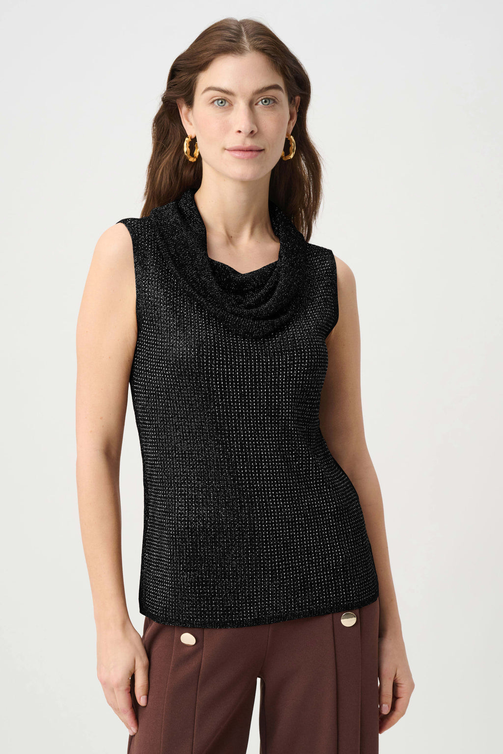 Blusa sin mangas con cuello drapeado con pedrería negro 264929