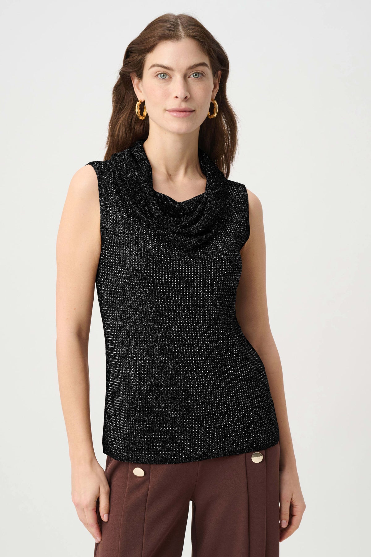 Blusa sin mangas con cuello drapeado con pedrería negro 264929