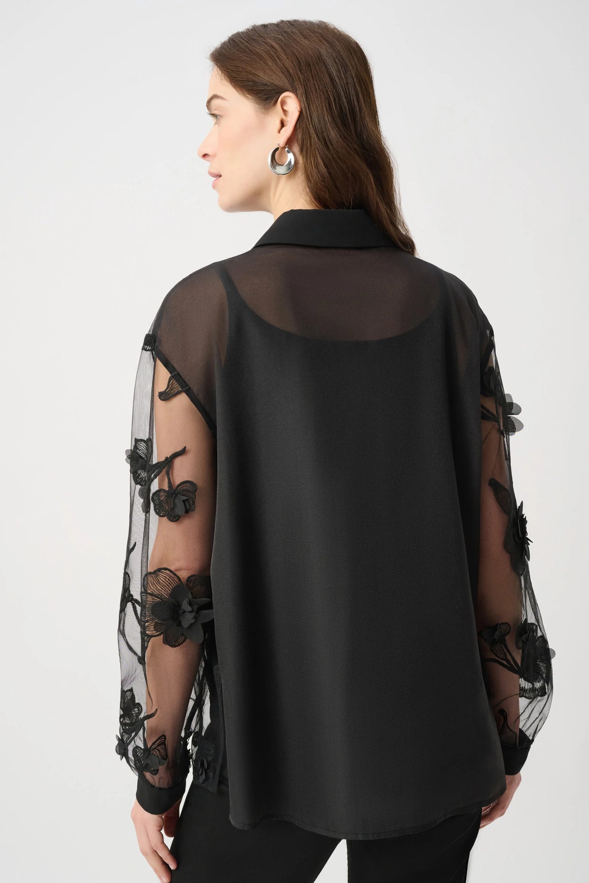 Blusa con aplique de flores de textura transparente negro 264945