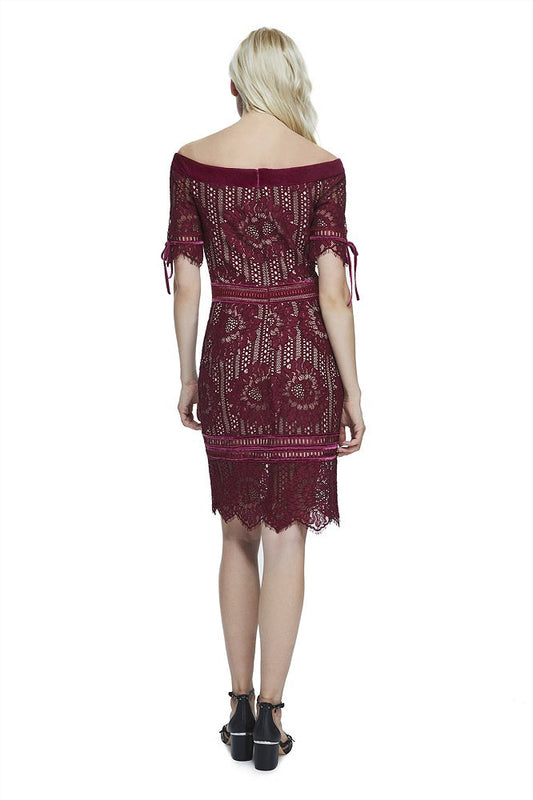 Vestido de encaje vino con ribete de terciopelo AZE17702M