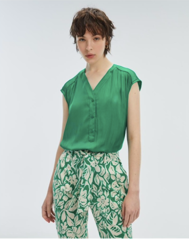 Blusa verde satinada 232560