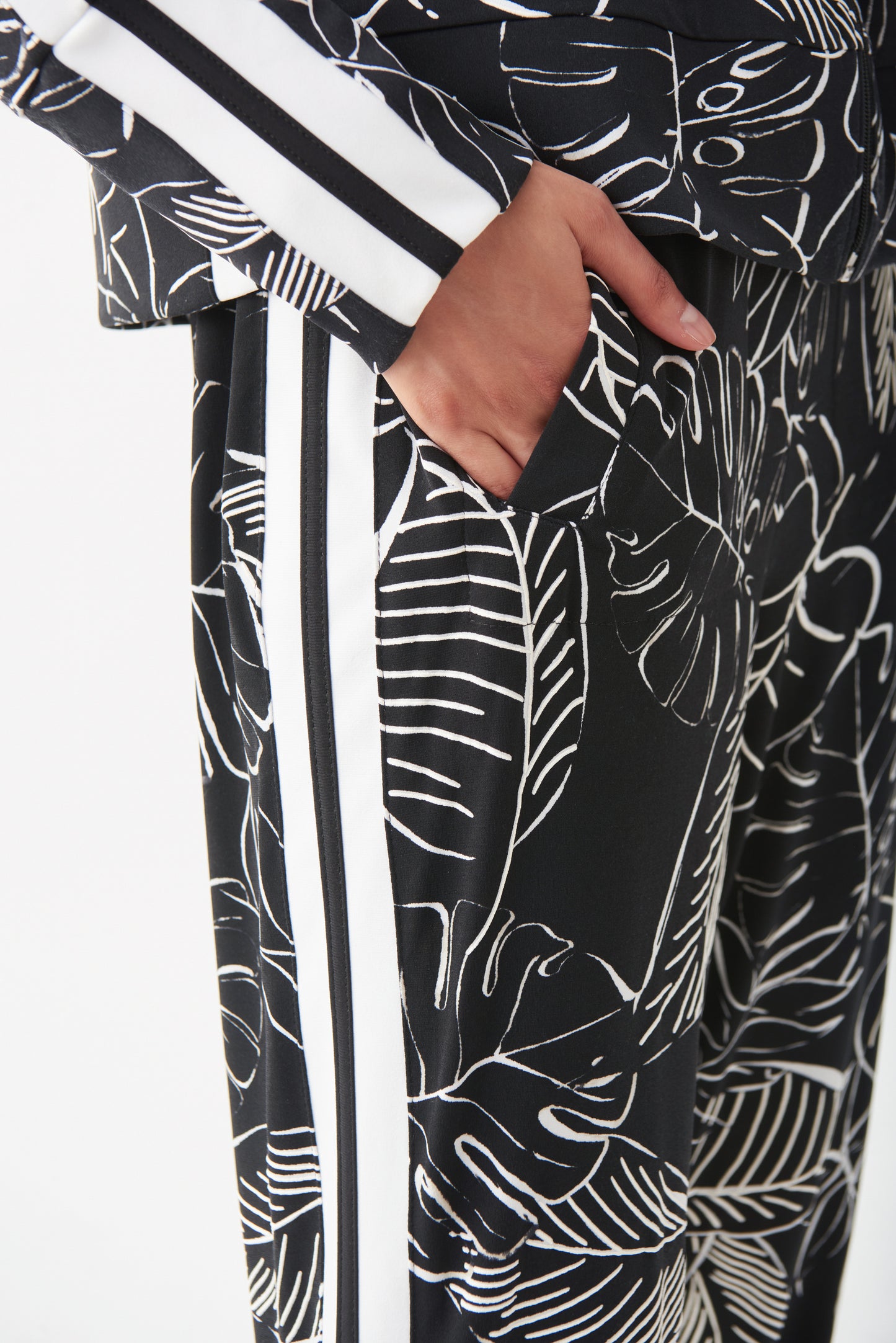 Pantalón estampado blanco y negro 221186