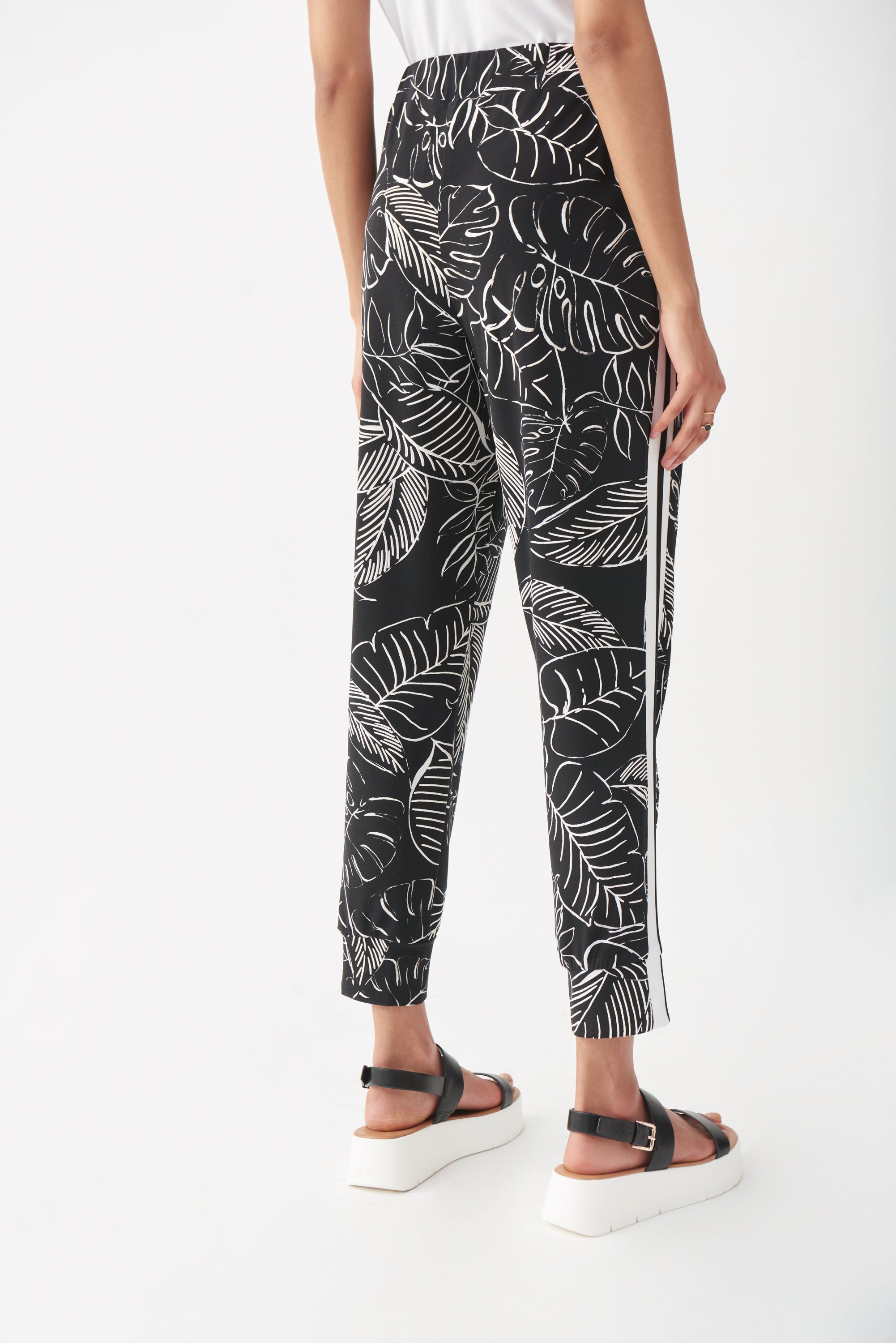 Pantalón estampado blanco y negro 221186