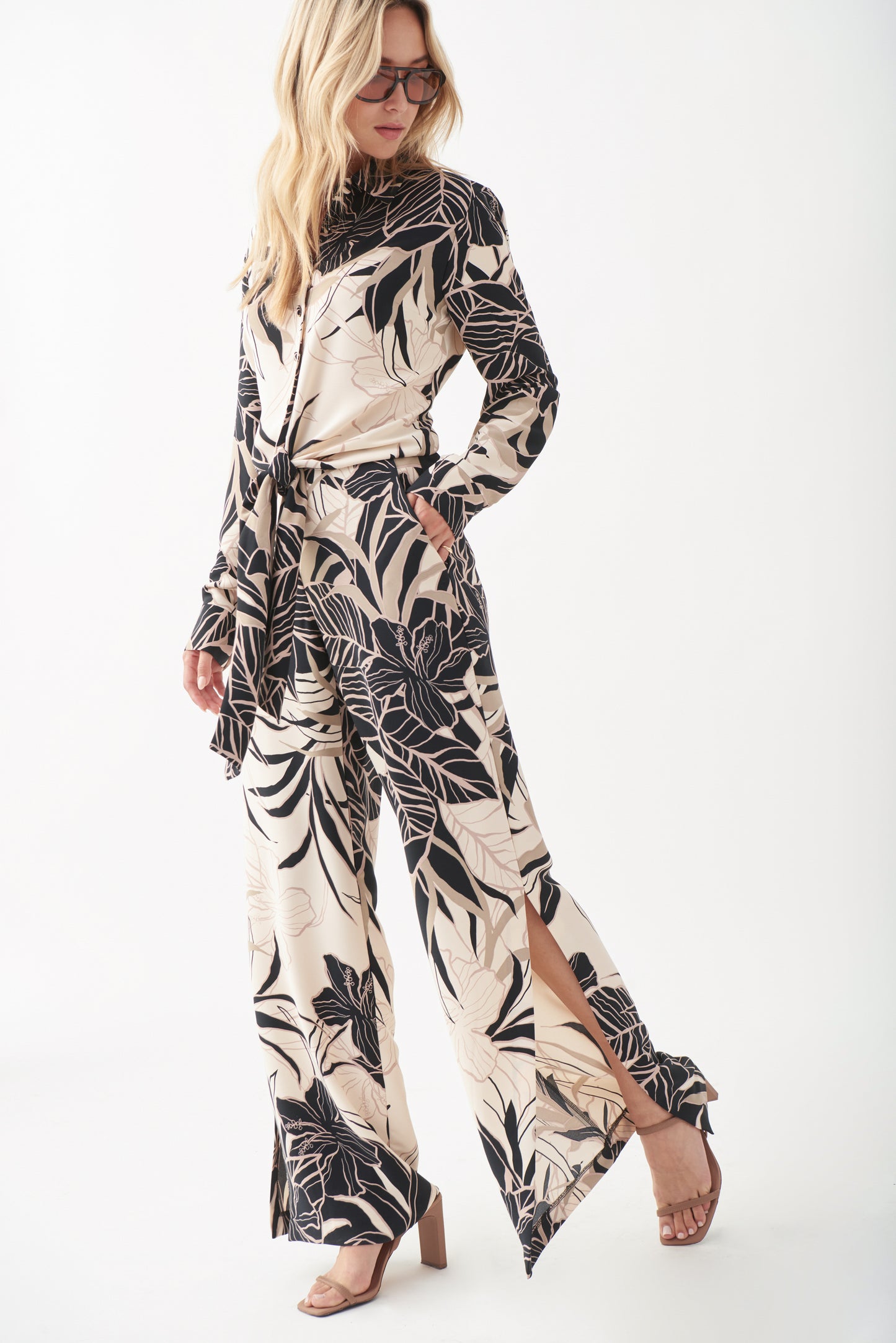 Pantalón estampado beige y negro 221217