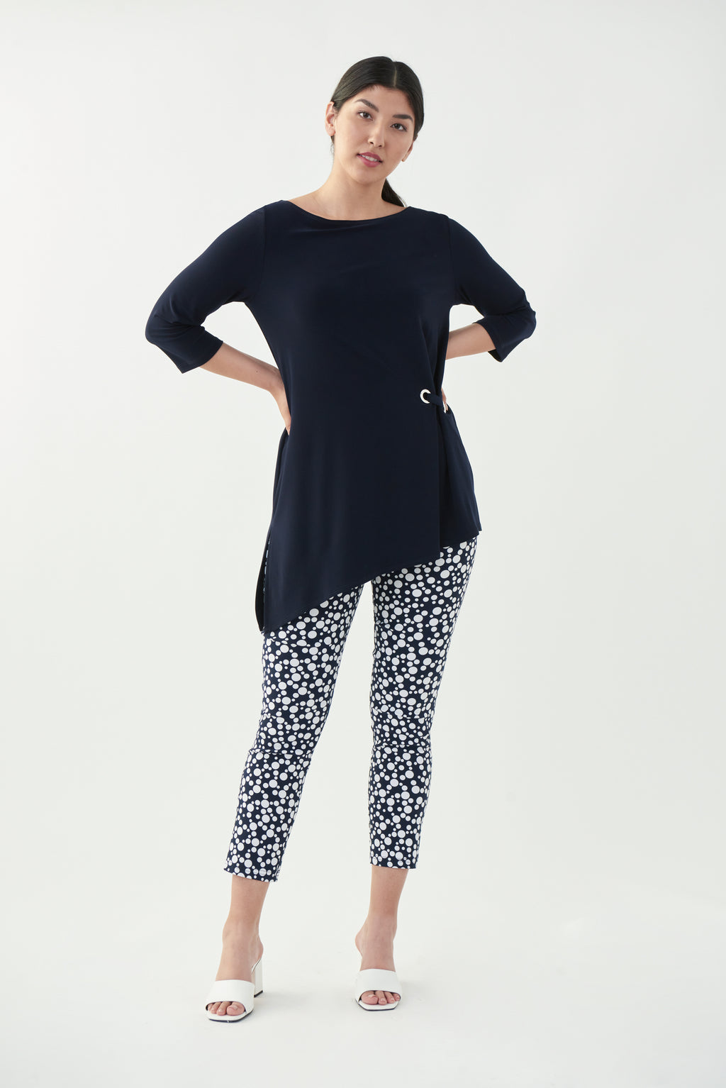 Pantalón capri estampado puntos 221318