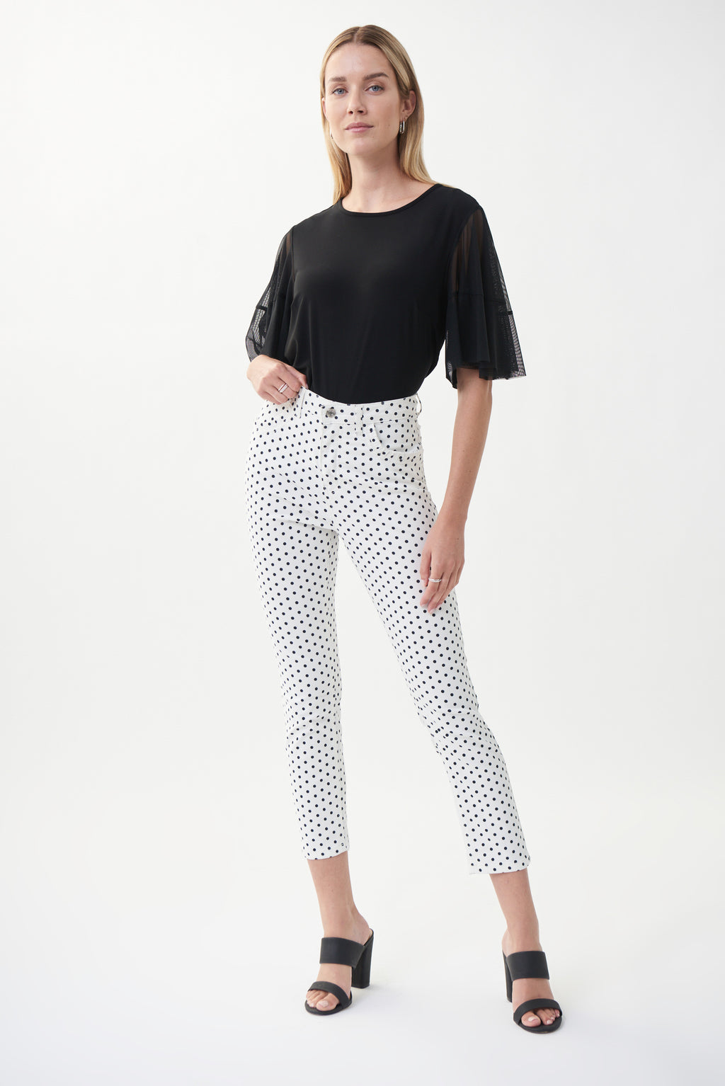 Jeans capri blancos con puntos 222919