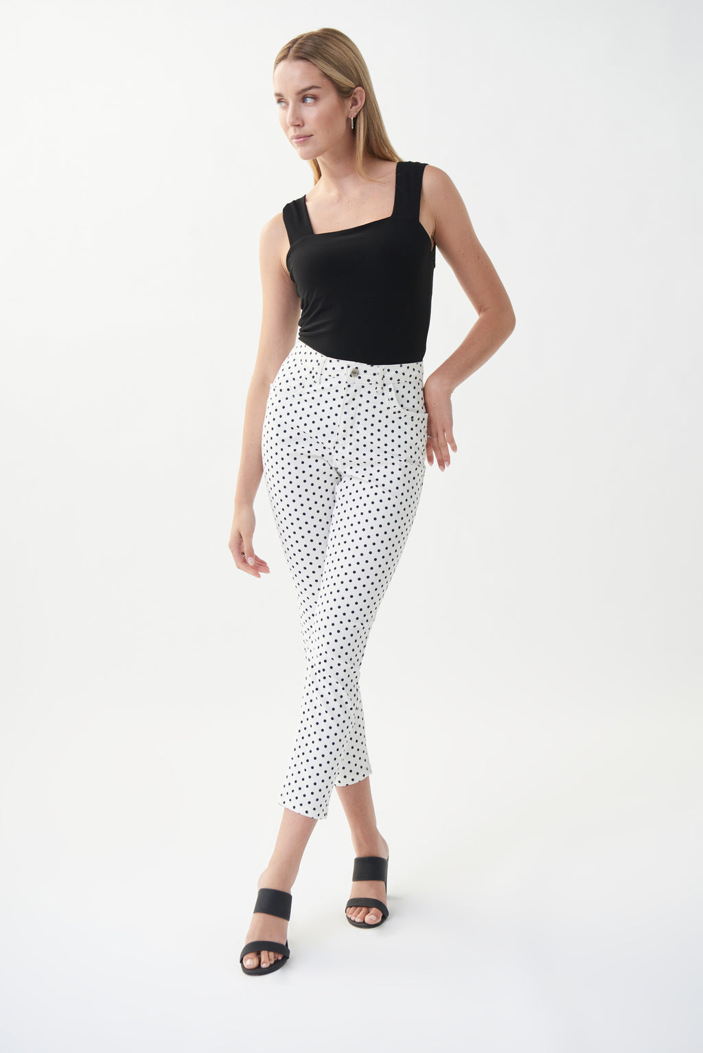 Jeans capri blancos con puntos 222919