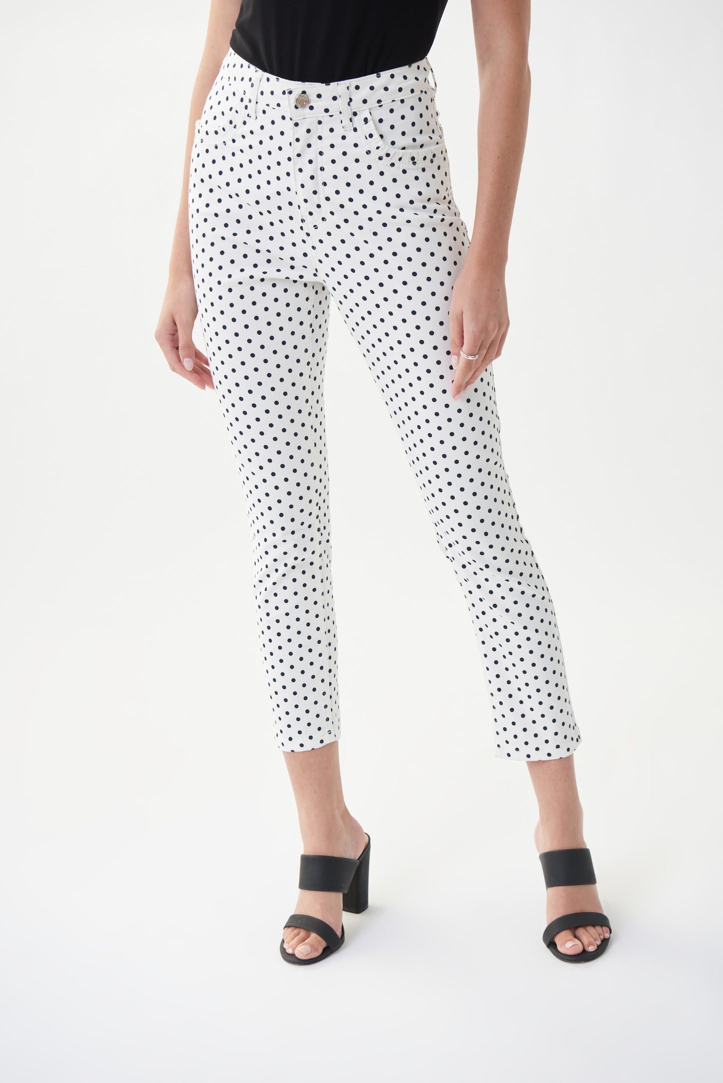 Jeans capri blancos con puntos 222919