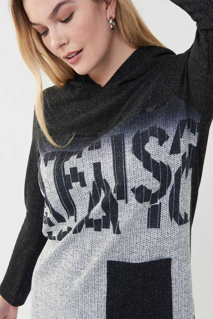 Blusón gris con letras y capucha 223050