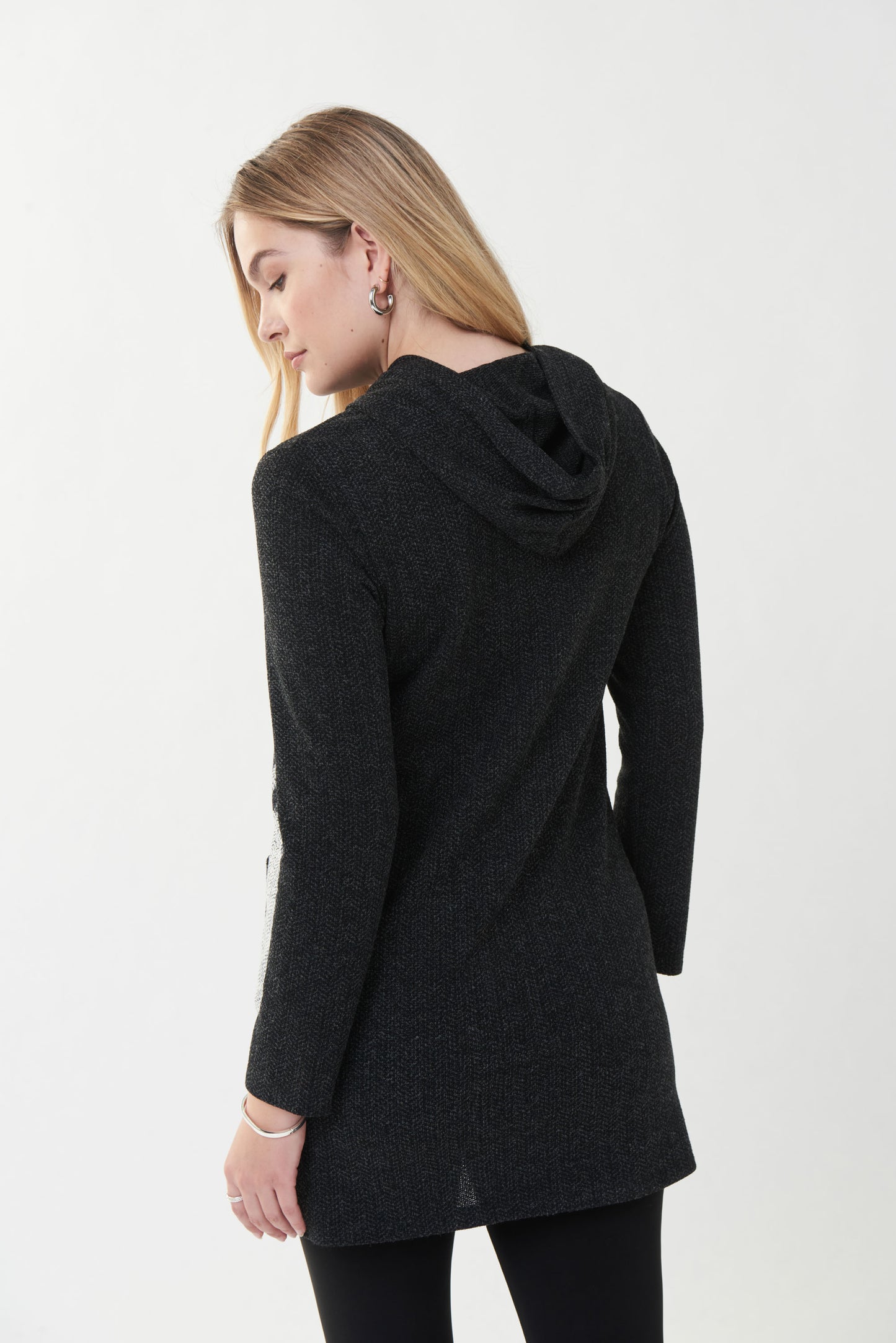 Blusón gris con letras y capucha 223050