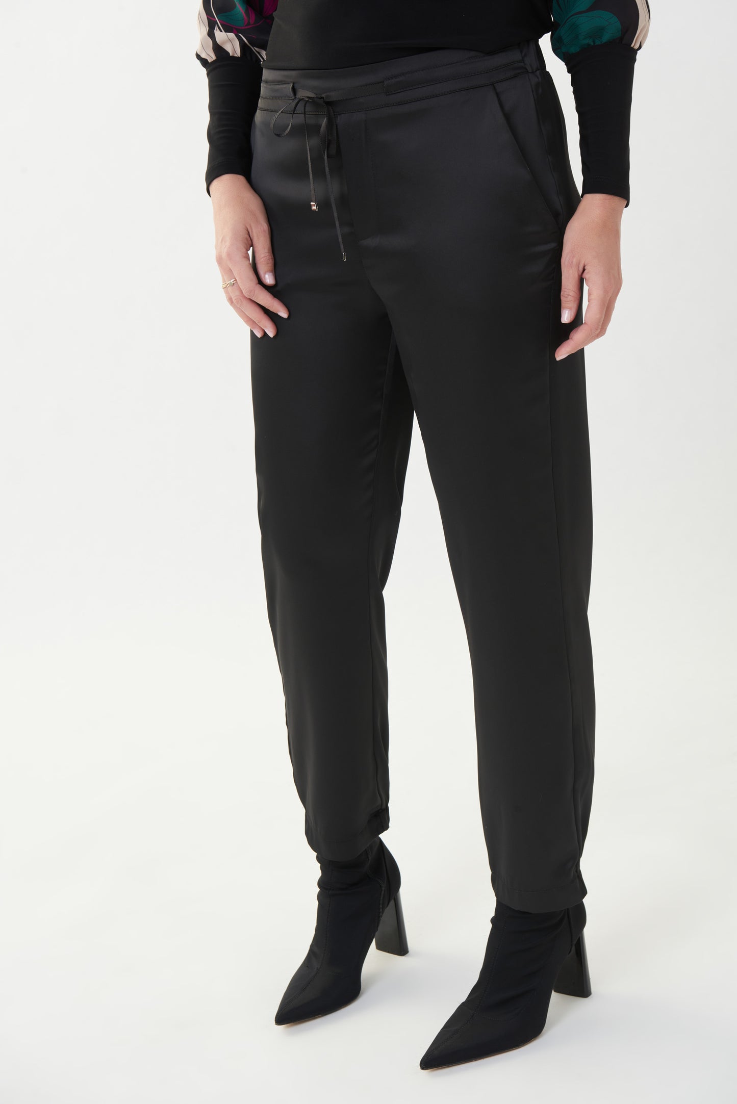 Pantalón negro satinado 223067
