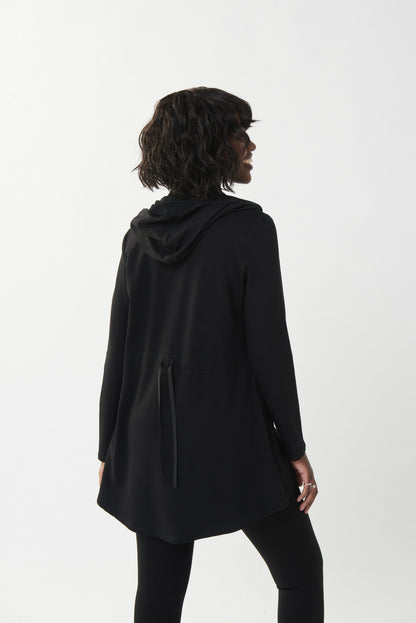 Blusón negro con capucha 223076