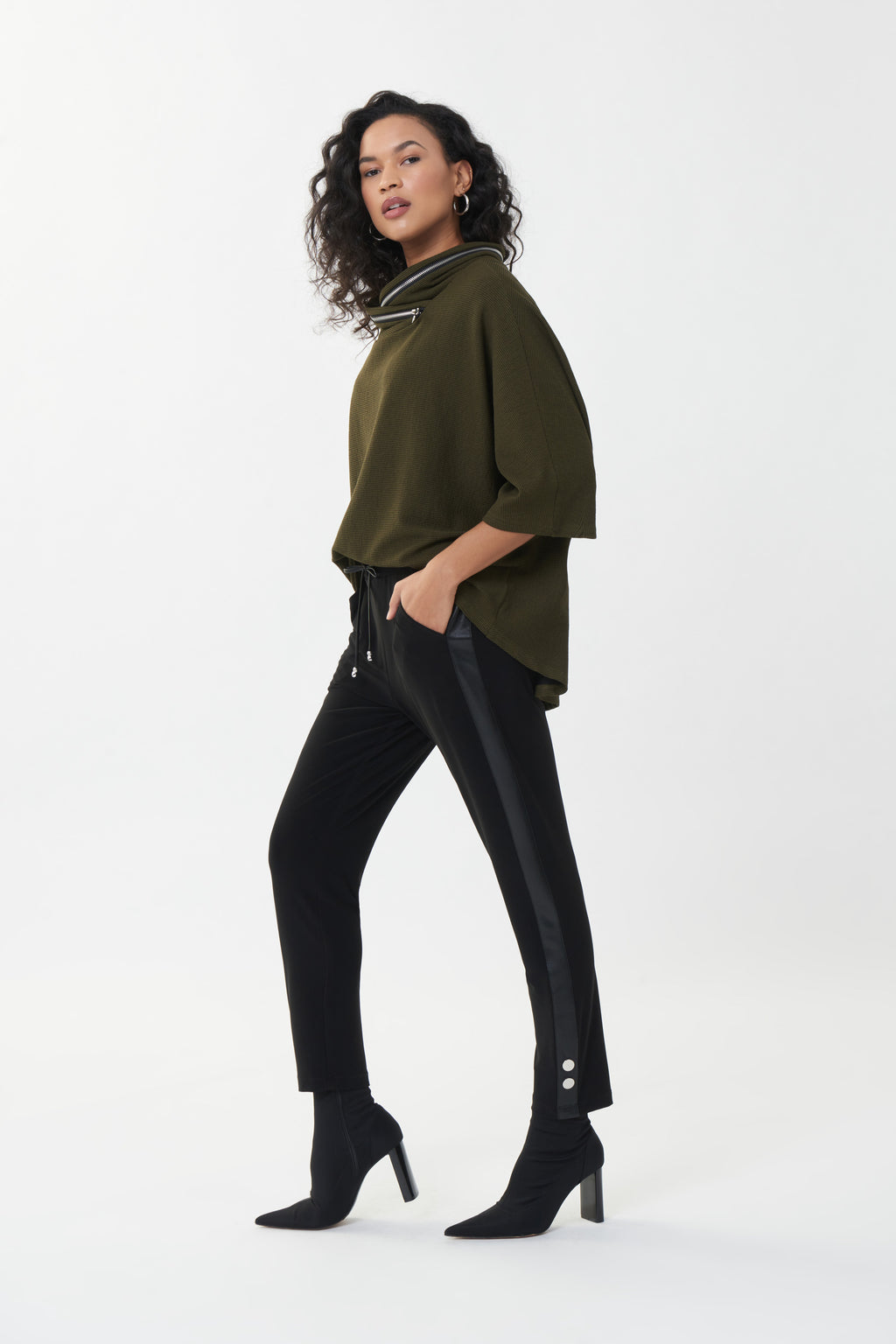 Pantalón negro franja ecopiel 223092