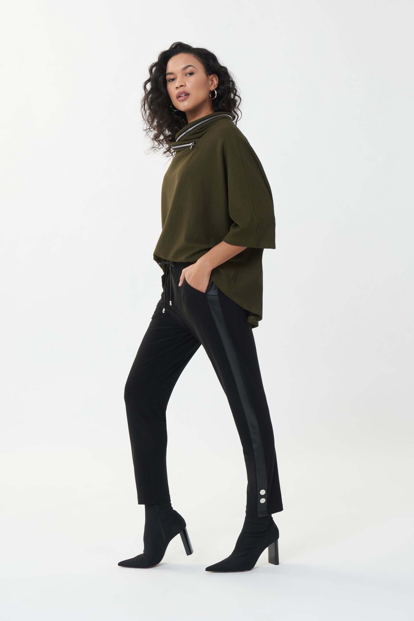 Pantalón negro franja ecopiel 223092