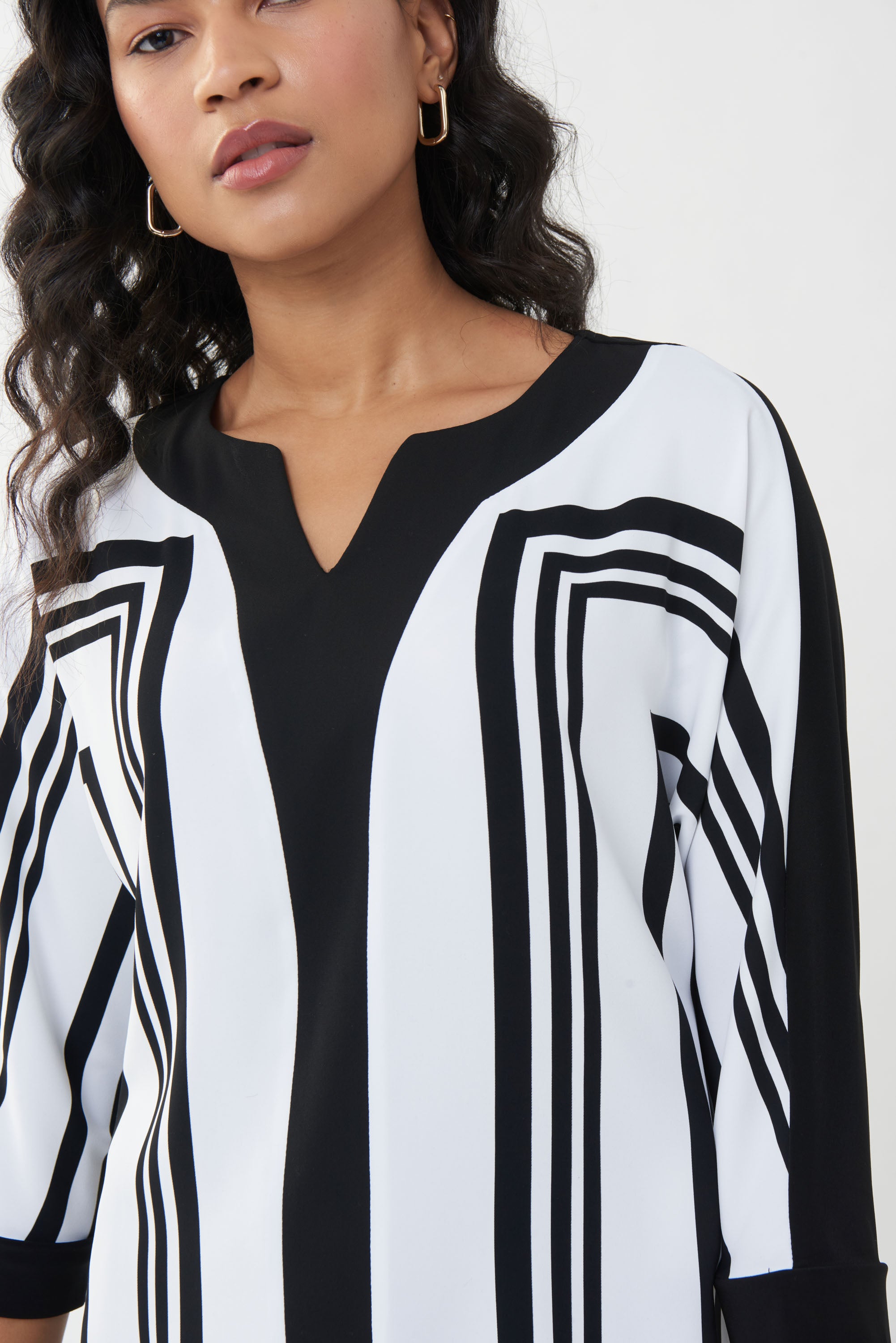 Blusa negra con rayas 223134