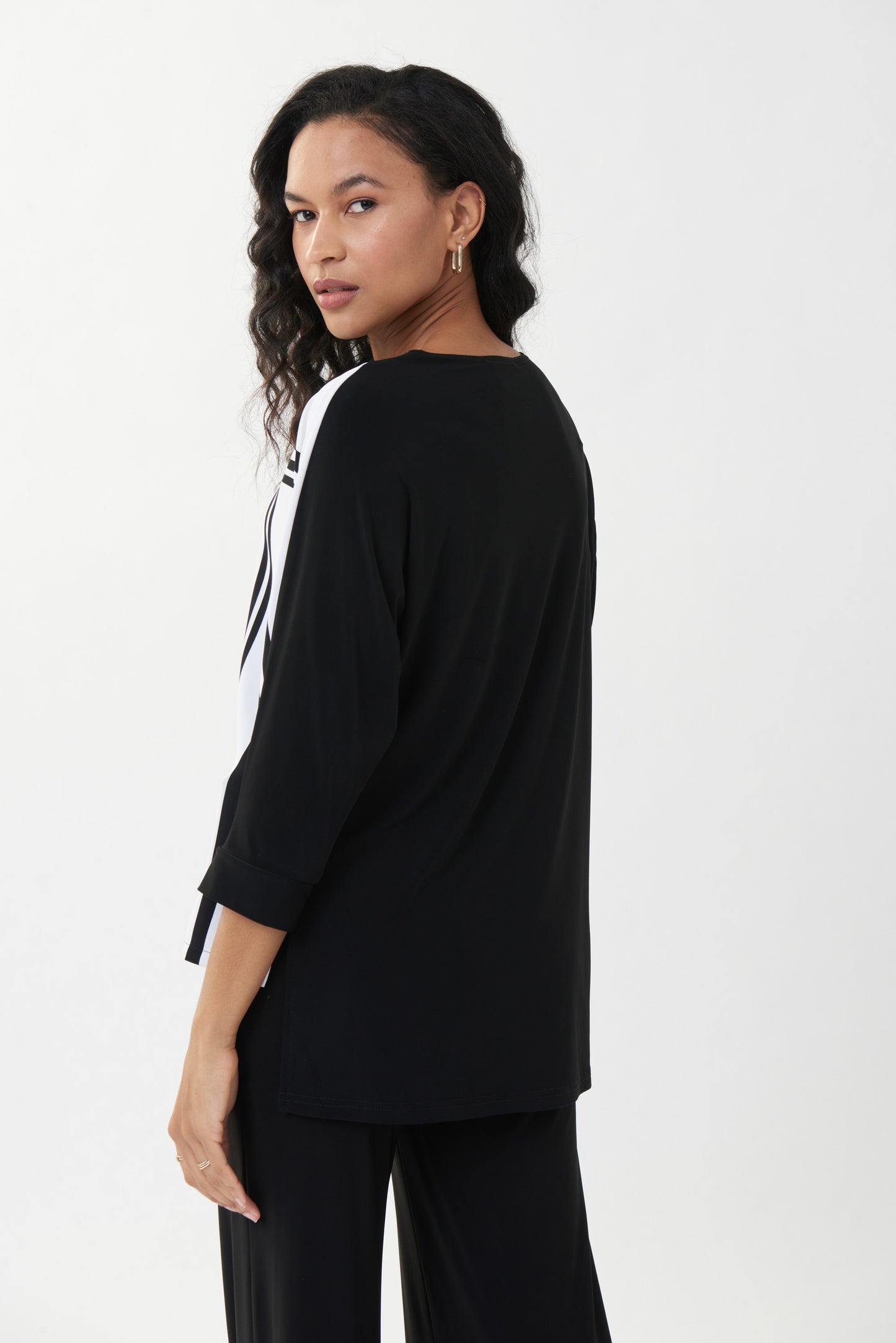Blusa negra con rayas 223134