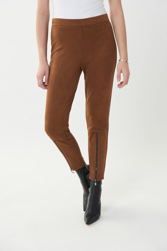 Pantalón de gamuza café claro 223181