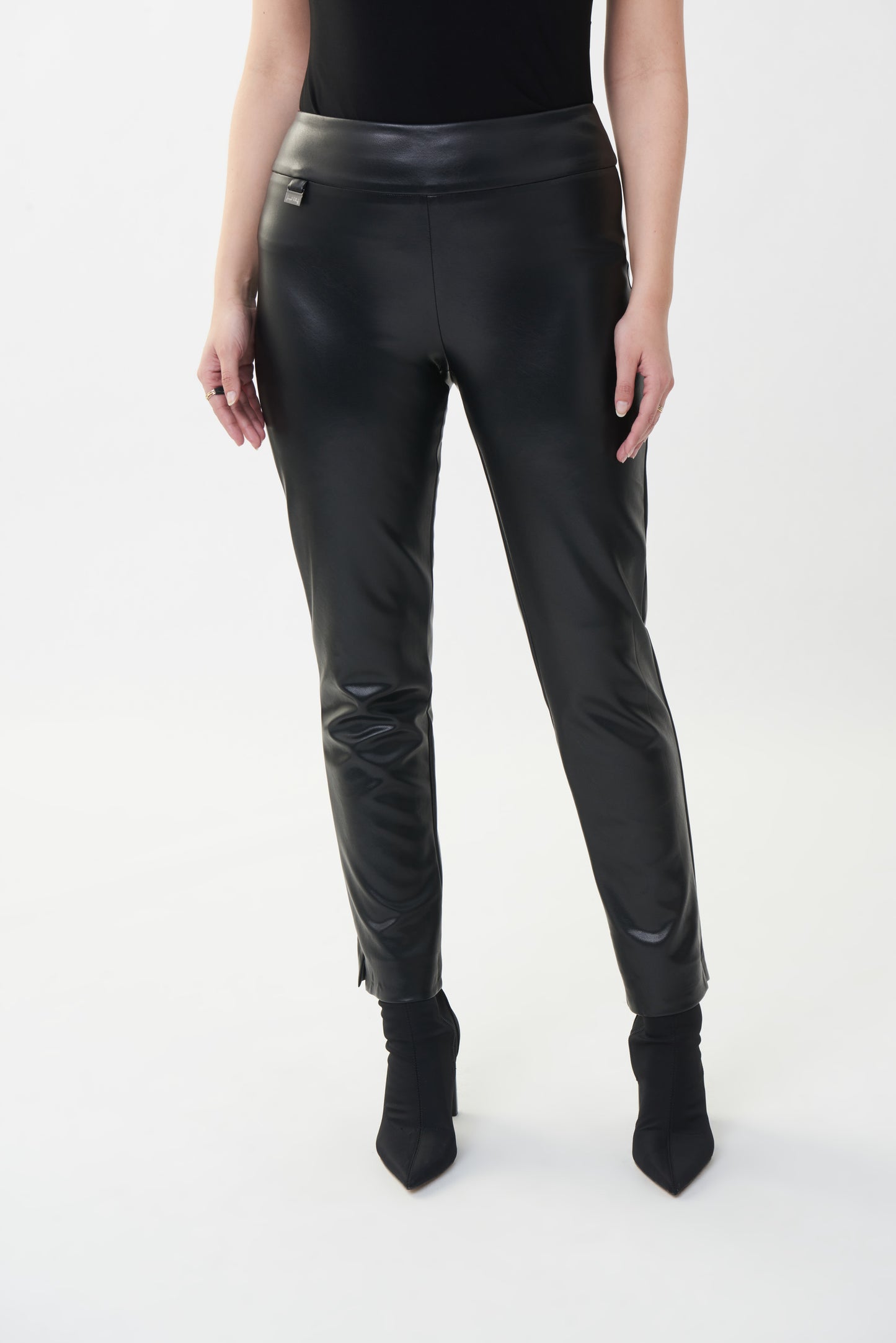 Pantalón piel negro 223196
