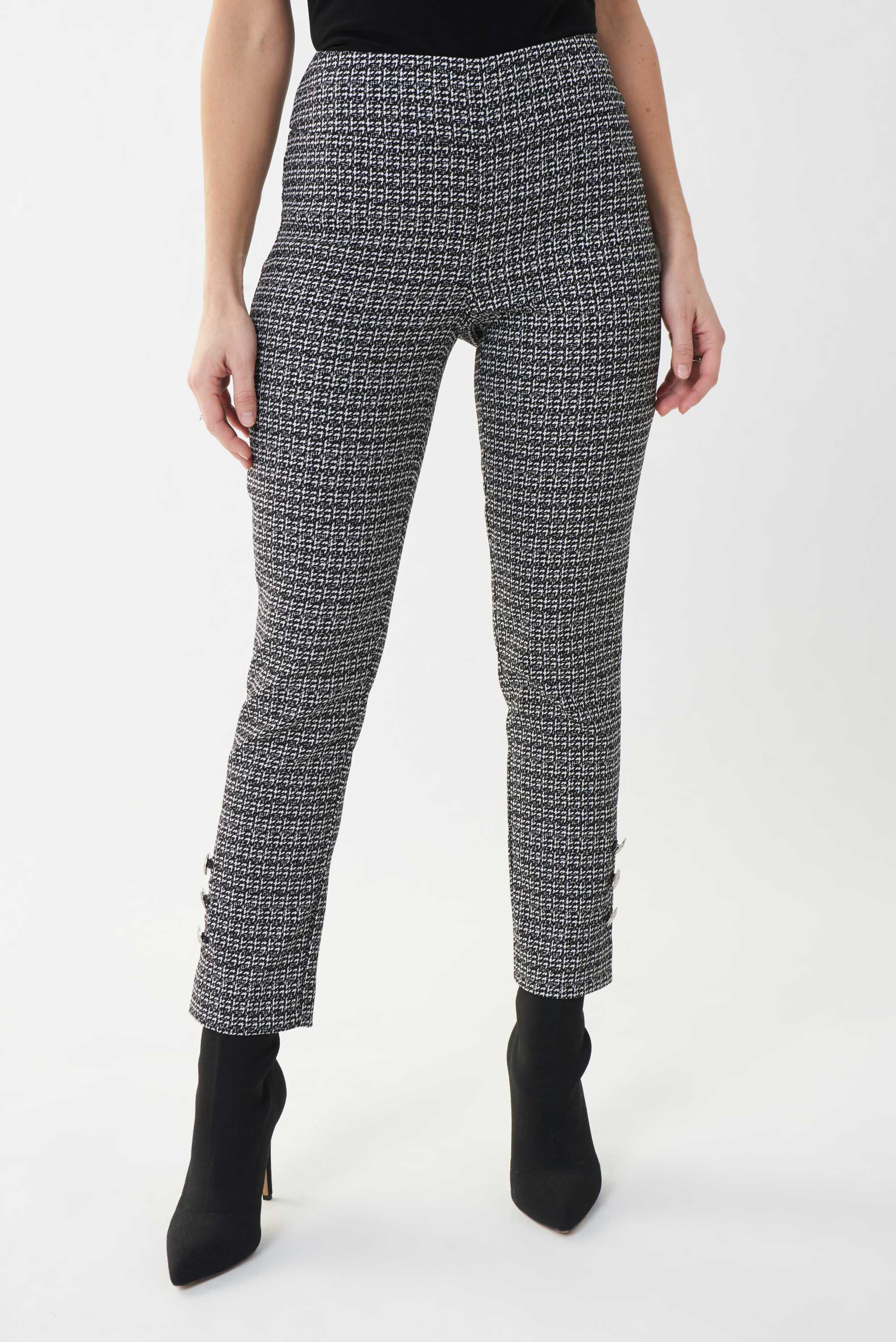 Pantalón 223219 negro estampado