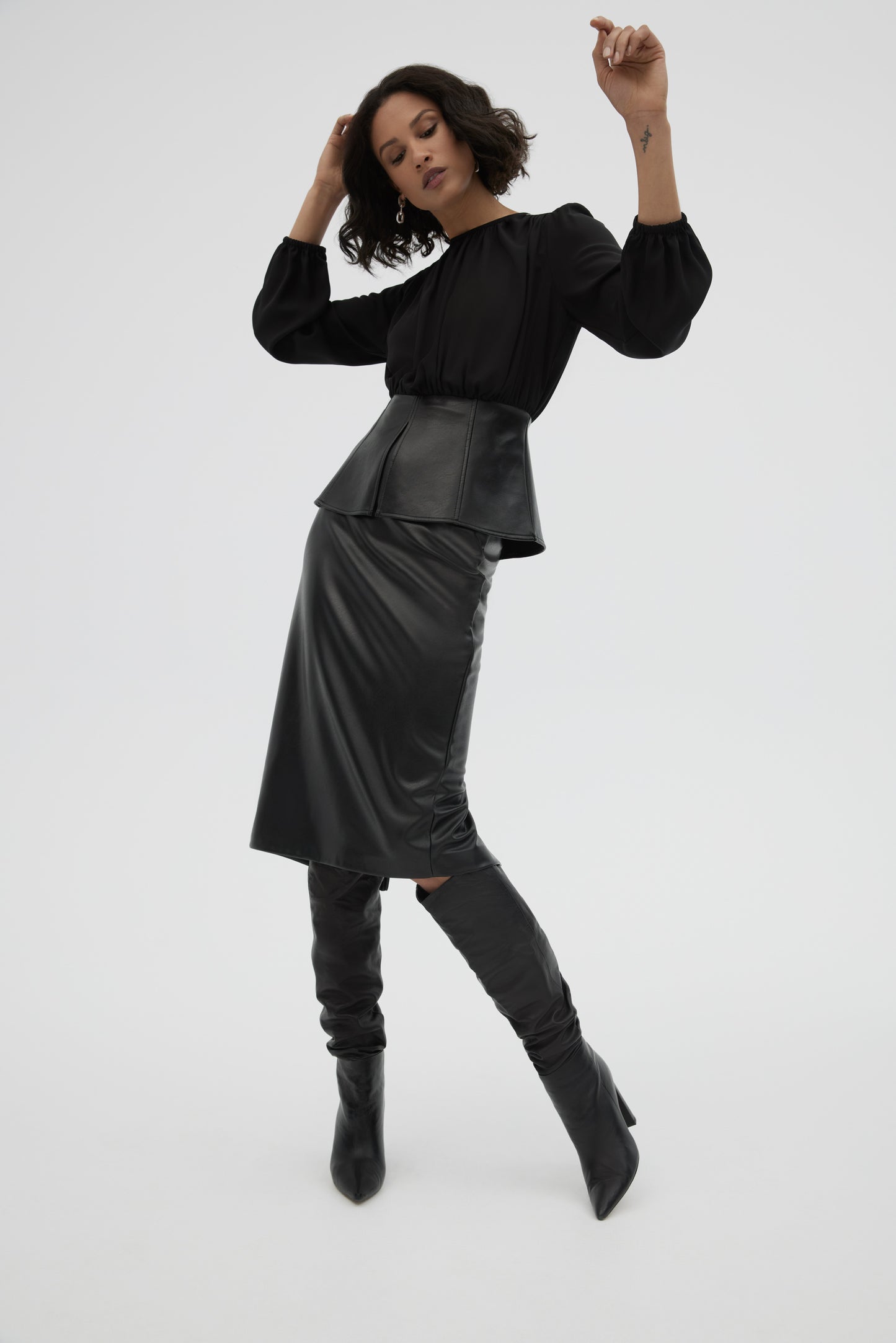 Falda ecopiel negra 223310