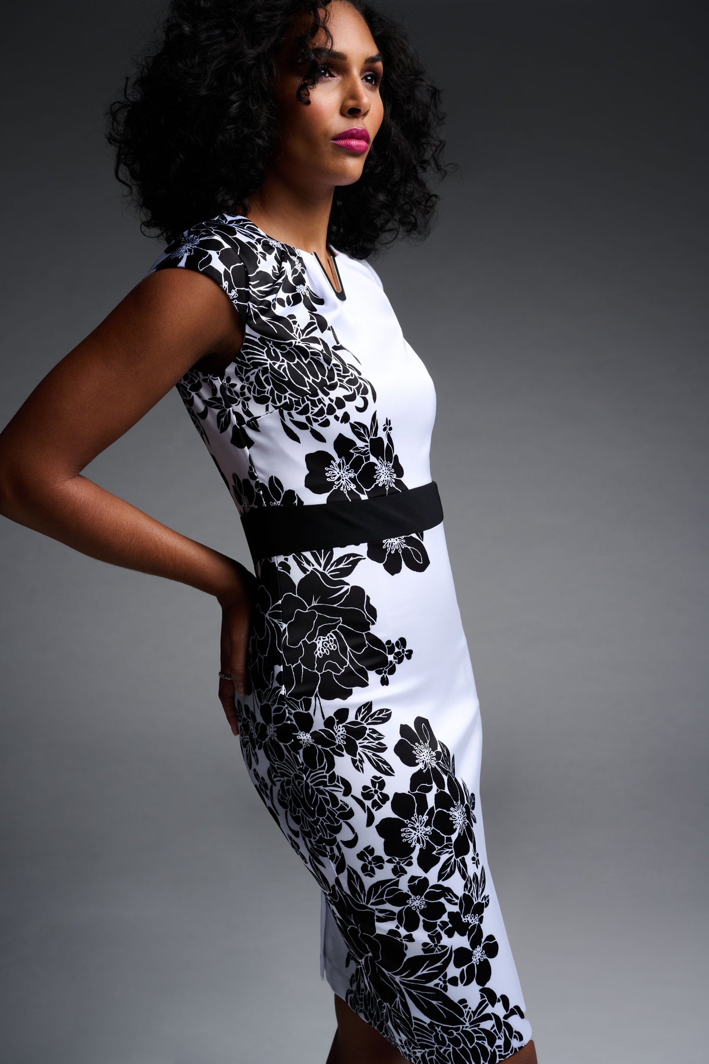 Vestido blanco con flores negras 223733