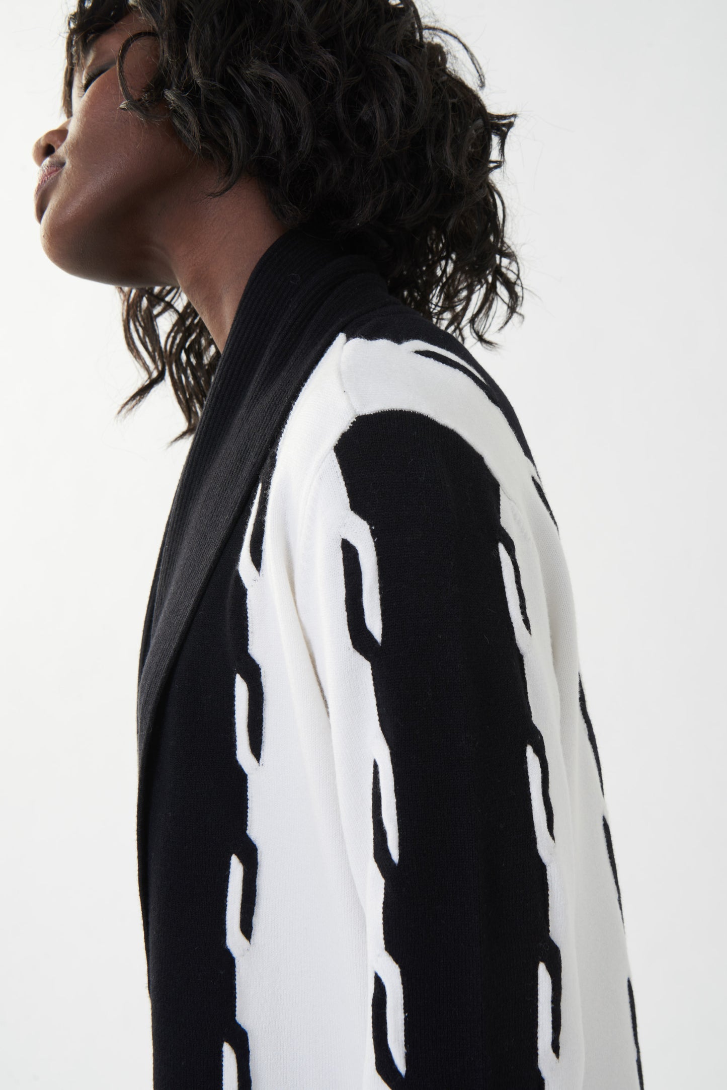 Sweater abierto blanco con negro 223944