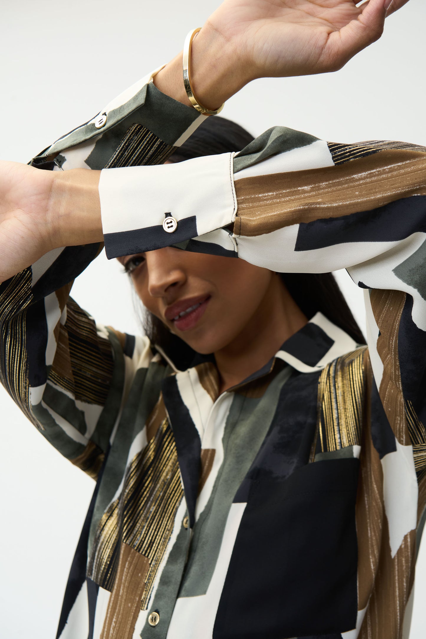 Blusa estampada olivo 224045